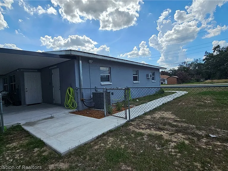 1970 N Zenith Rd — Photo 1