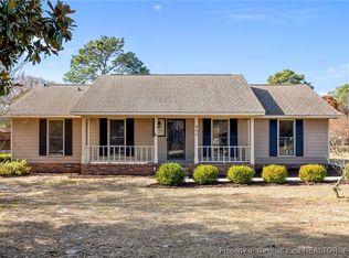 911 Axis Cir, Hope Mills, NC 28348