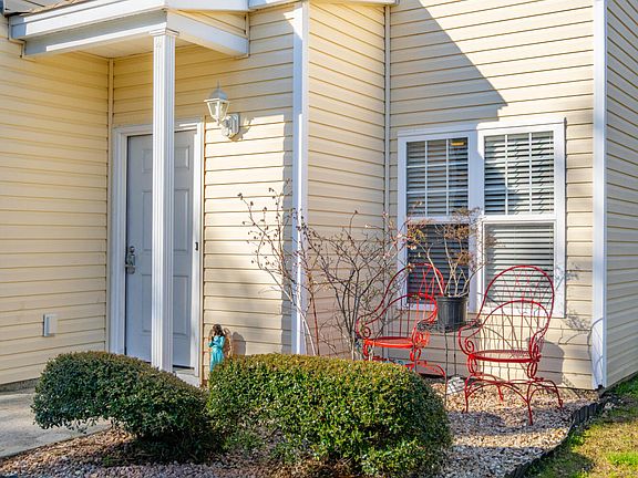 3rd image of 265 Grand Oaks Dr