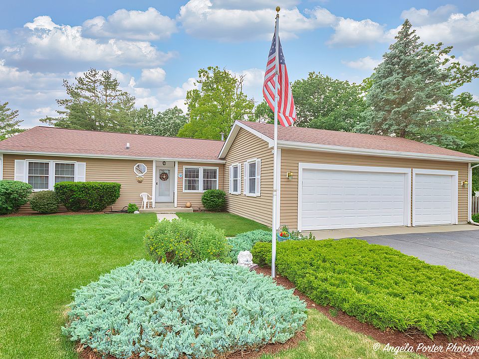 1st image of 326 Oak Hill Ct
