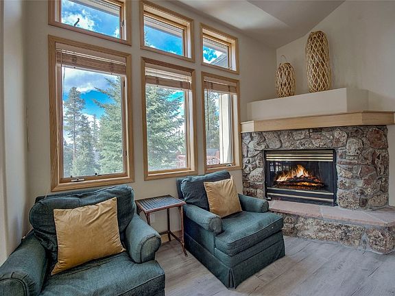 3rd image of 476 Highwood Circle UNIT 23