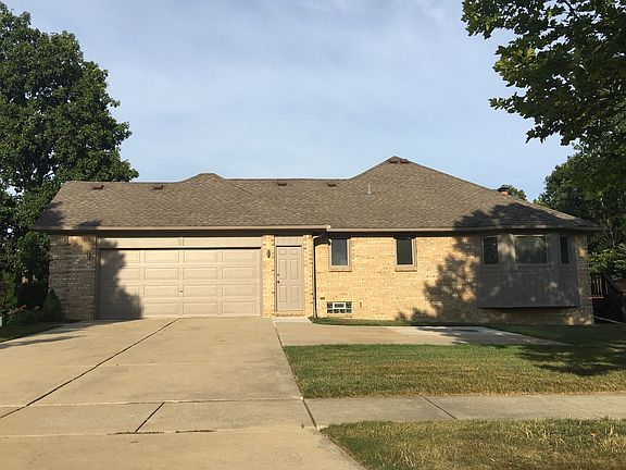 3rd image of 633 Oakland Dr
