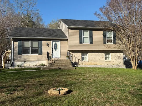 11955 Susan Ln, Lusby, MD 20657