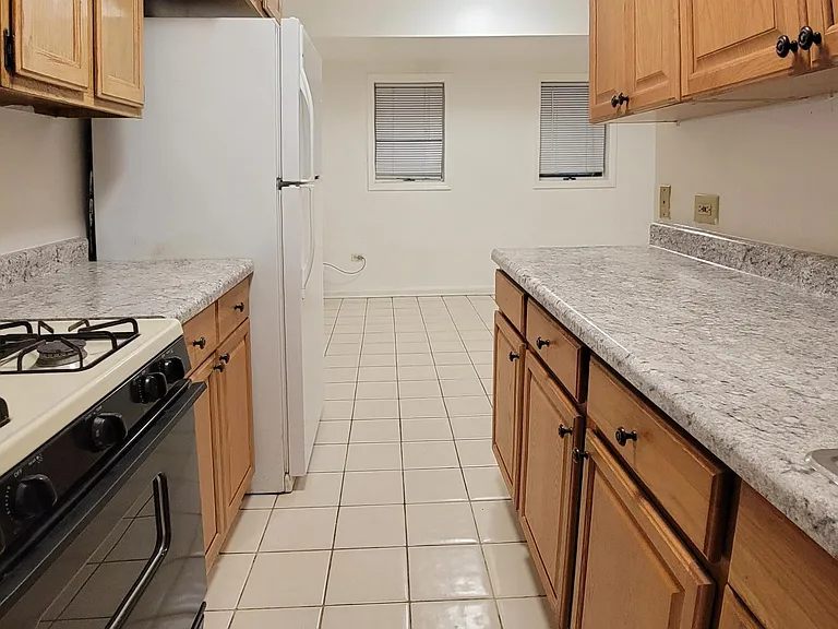 2241 W Taylor St #G — Photo 8