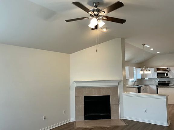 3rd image of 1136 Ainsworth Dr