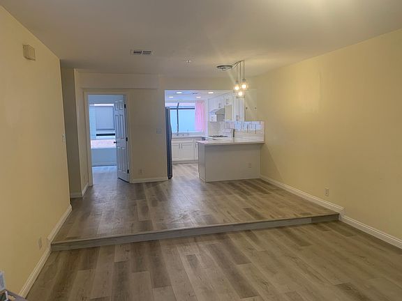 4th image of 105 S Marguerita Ave APT B