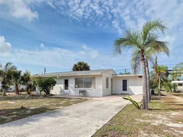35 Hillcrest Dr, Englewood, FL 34223