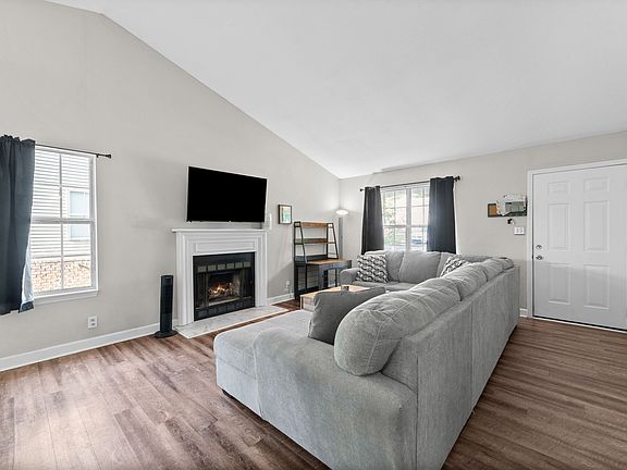 4th image of 70 Grassmire Dr