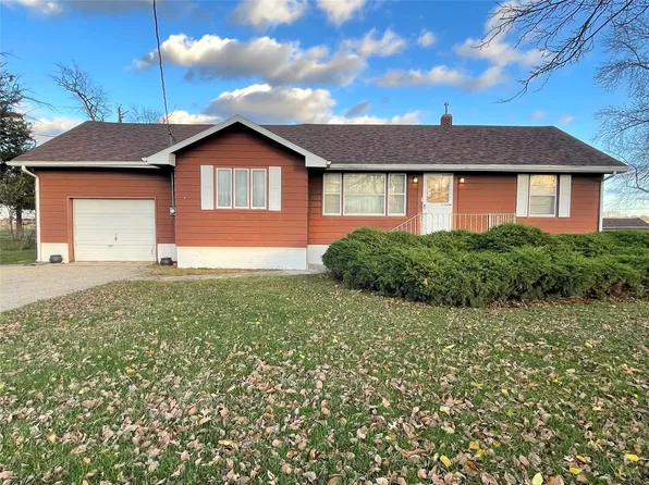 6825 SE 52nd St, Carlisle, IA 50047