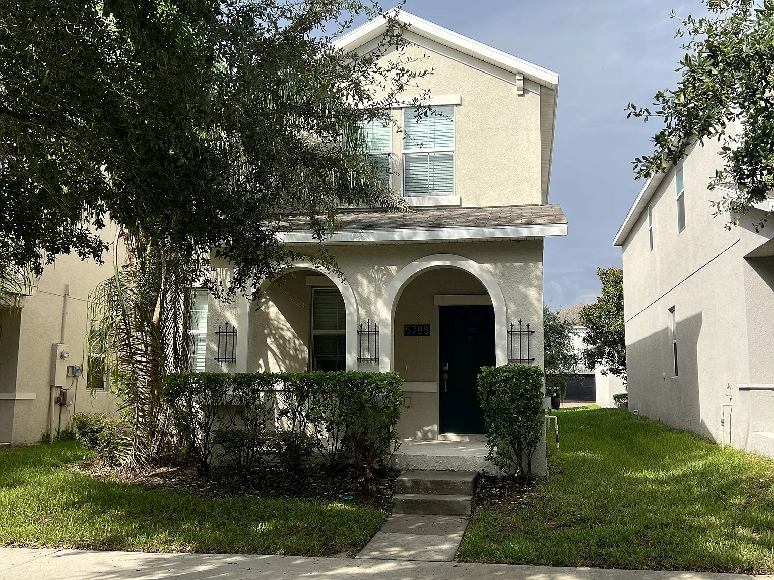 3 bed, 2.5 bath, 2124 sqft, $2,995 — Photo 2