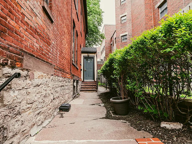 130 Gibbs St #3 — Photo 22