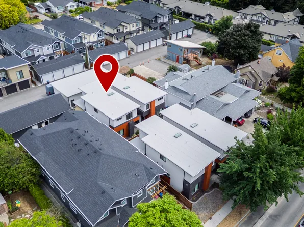 1929 Ethel St, Kelowna, BC V1Y 2Z6