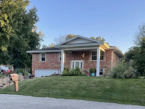 511 Sycamore St, Pittsfield, IL 62363