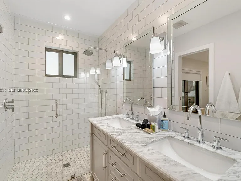 1348 SW 15th St — Photo 8