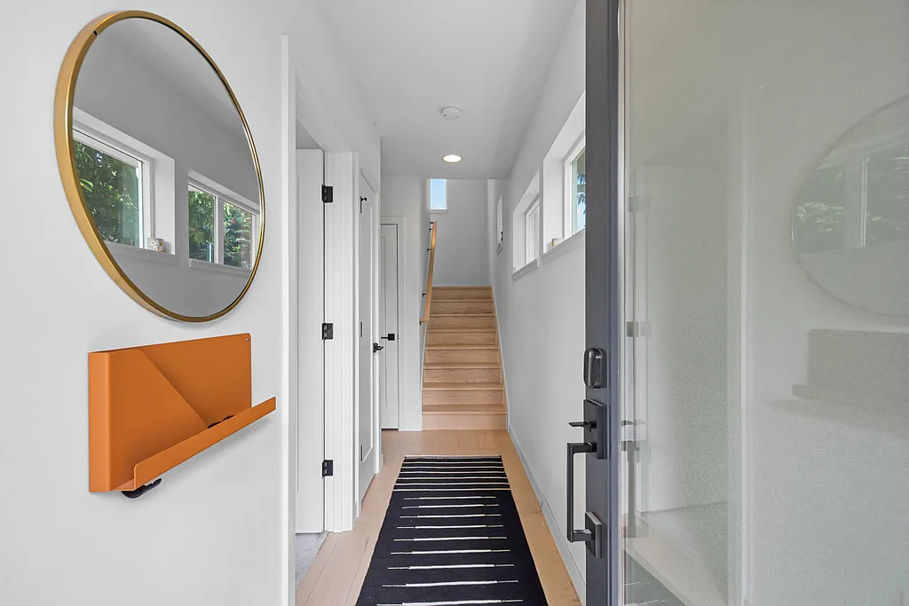 2 bed, 1046 sqft, $3,600 — Photo 2