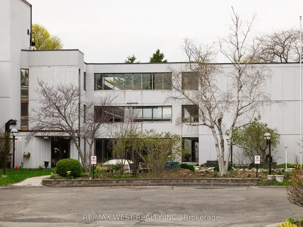 50 Old Kingston Rd #1-202, Toronto, ON M1E 4Y1