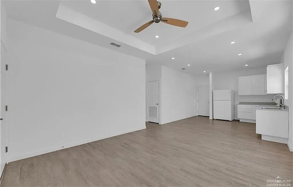 Building Photo - 1312 Lore Dr #4