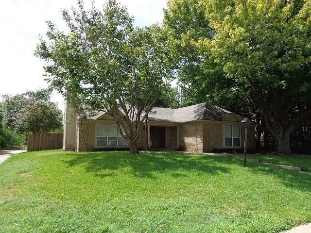 1st image of 830 Eagle Dr