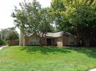 830 Eagle Dr, Desoto, TX 75115