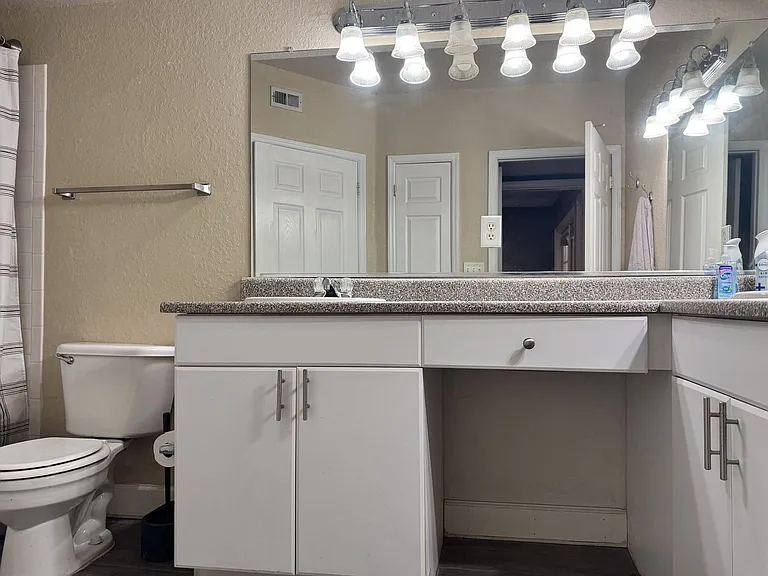 204 E South St #4056 — Photo 13