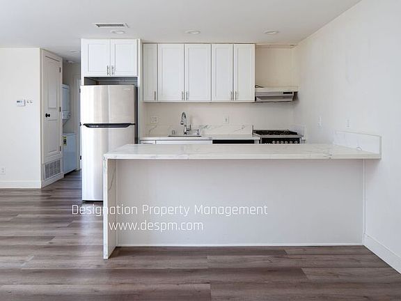 2nd image of 4913 Templeton St