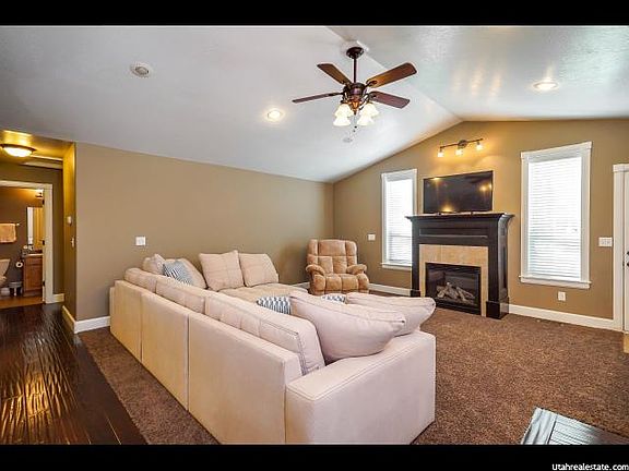 5th image of 226 E Appaloosa Way