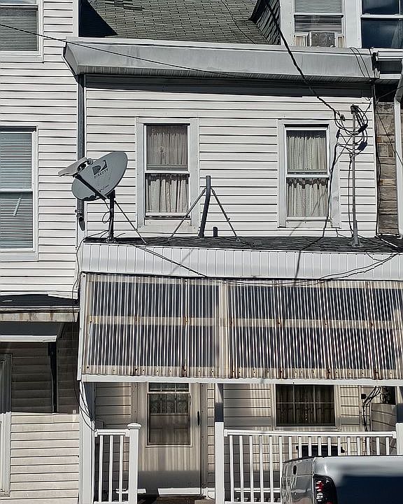 1st image of 605 E Pine St