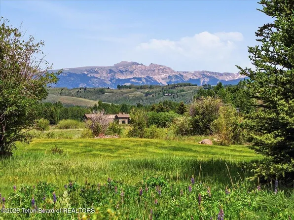 2450 N Fish Creek Rd, Wilson, WY 83014