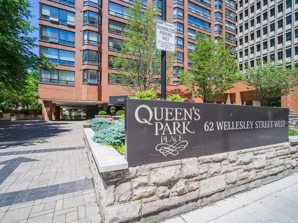 62 Wellesley St W #803, Toronto, ON M5S 2X3