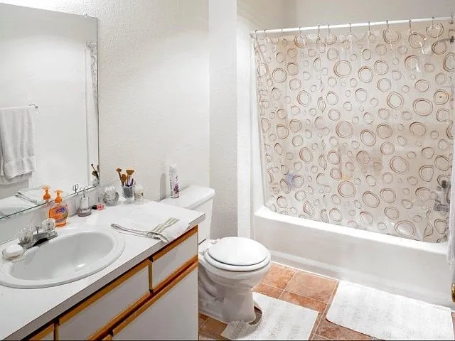 020-Creekside Apartments — Photo 5