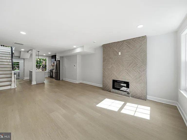 423 S 20th St #B — Photo 4