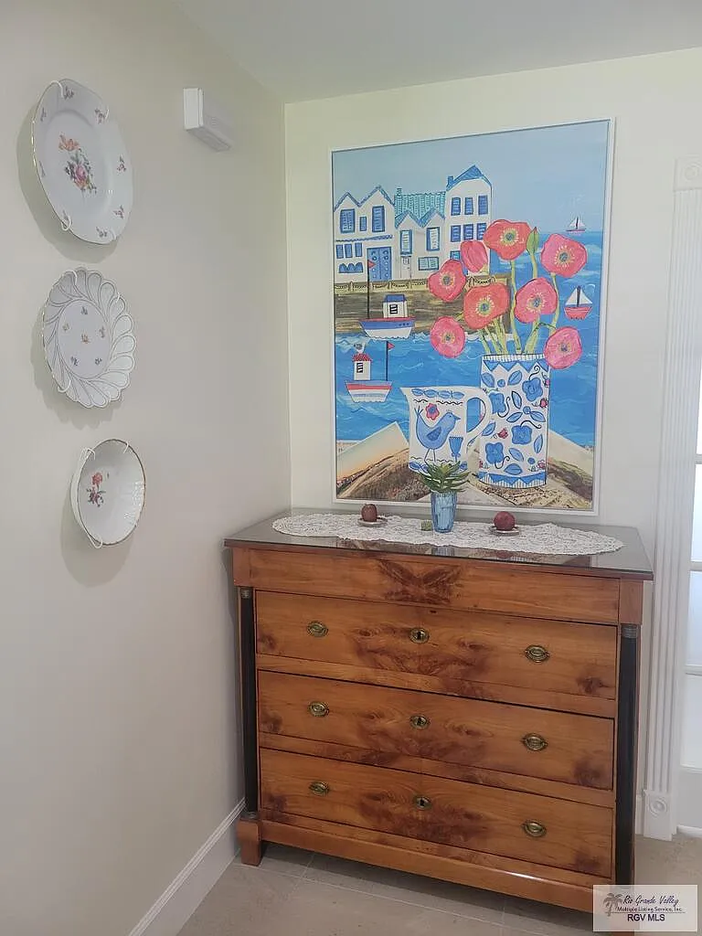 2 bed, 2.5 bath, 2275 sqft, $3,450 — Photo 4