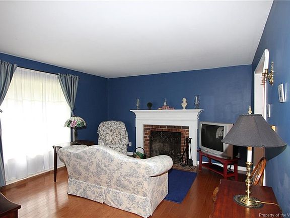 3rd image of 118 Adams St