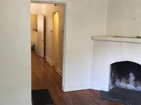 4th image of 137 Yale Blvd SE