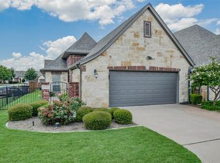 718 N Avalon Ct, Granbury, TX 76048