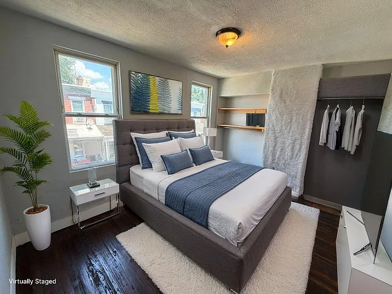 708 E Madison St — Photo 2