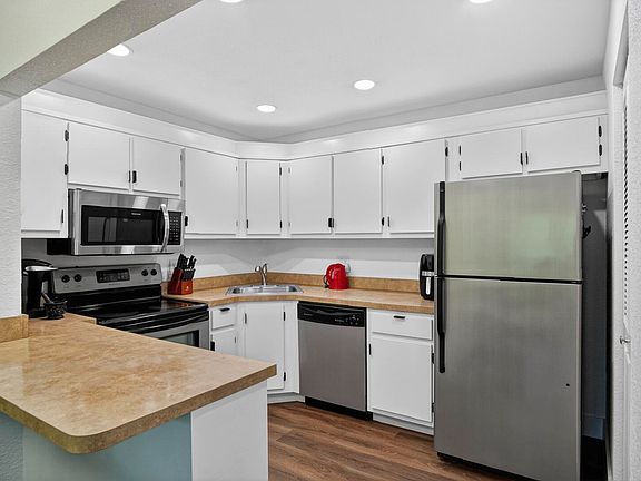 5th image of 5930 Whispering Pine Way #B-2
