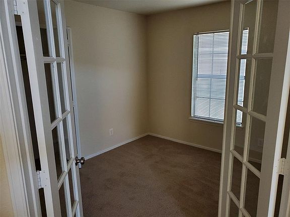 4th image of 493 Weaver St