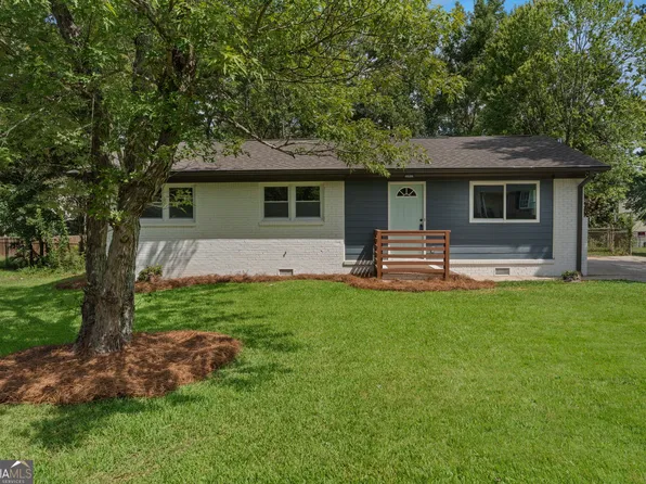 2718 Somerton Dr, Morrow, GA 30260
