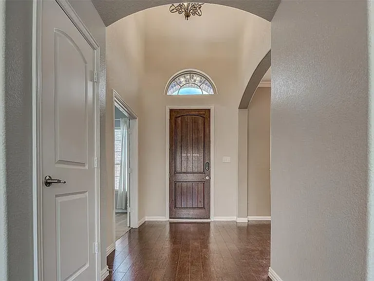 5521 Bentrose Dr — Photo 3