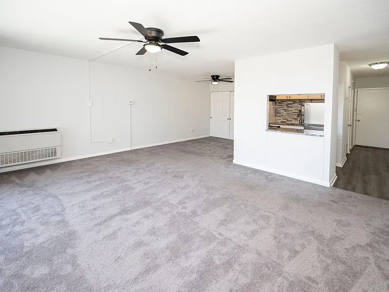Creswood Apartments- Come home to Convenience! — Photo 2