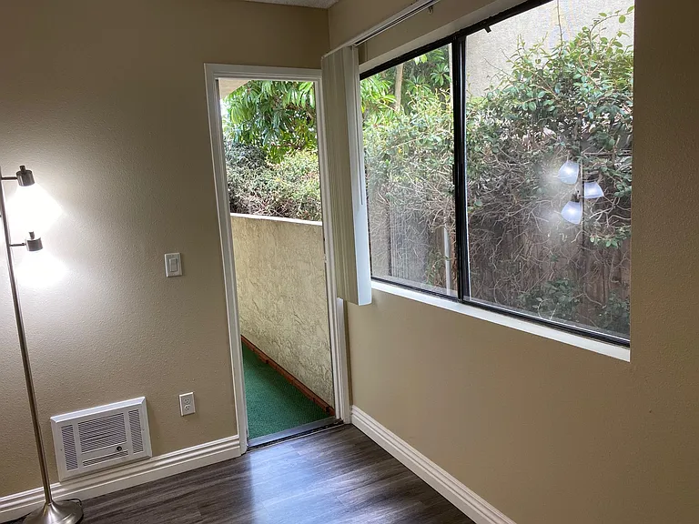Hillcrest Palms Apartments — Photo 38