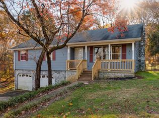 7405 Irongate Dr, Hixson, TN 37343