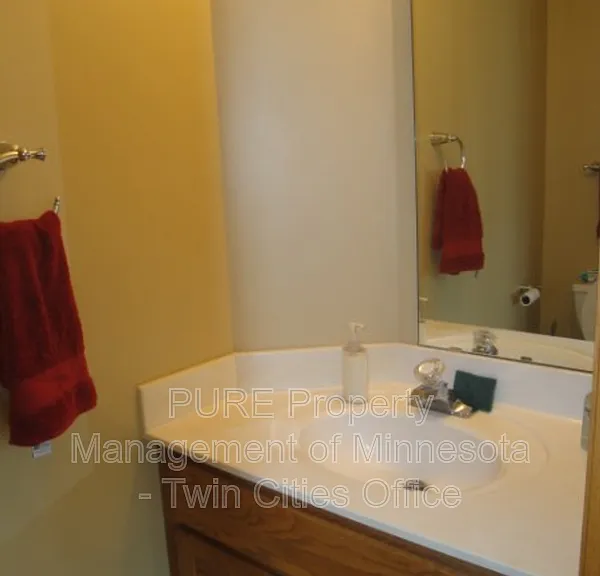 4985 Grenwich Ave N — Photo 9