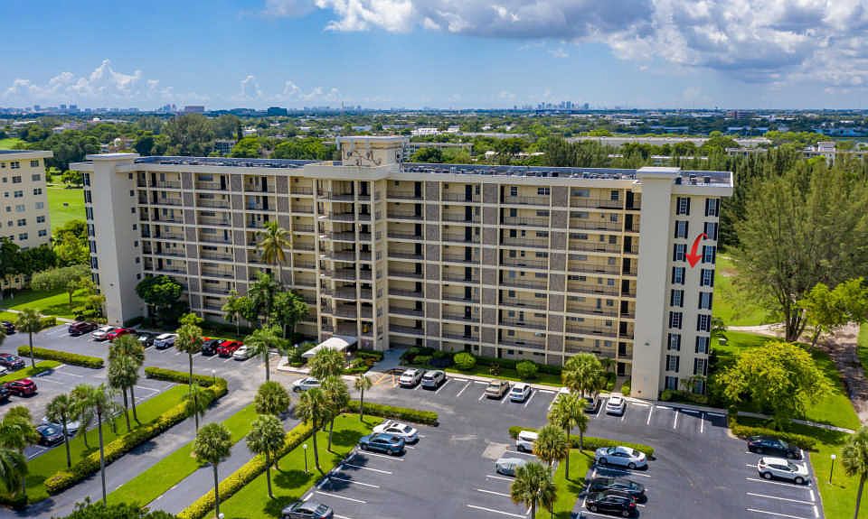 1st image of 3150 N Palm Aire Dr APT 601