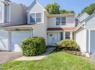 26 Iroquois Trl, Branchburg, NJ 08876