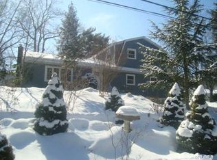 28 Walnut Pl, Huntington, NY 11743