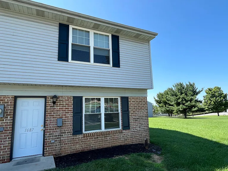 1687 Long Dr — Photo 8