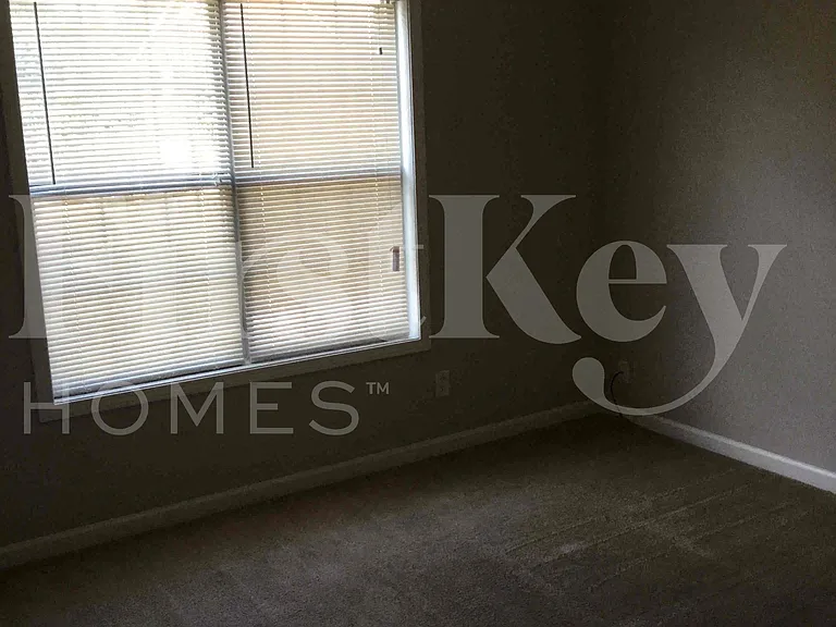 162 Olympic Dr — Photo 21