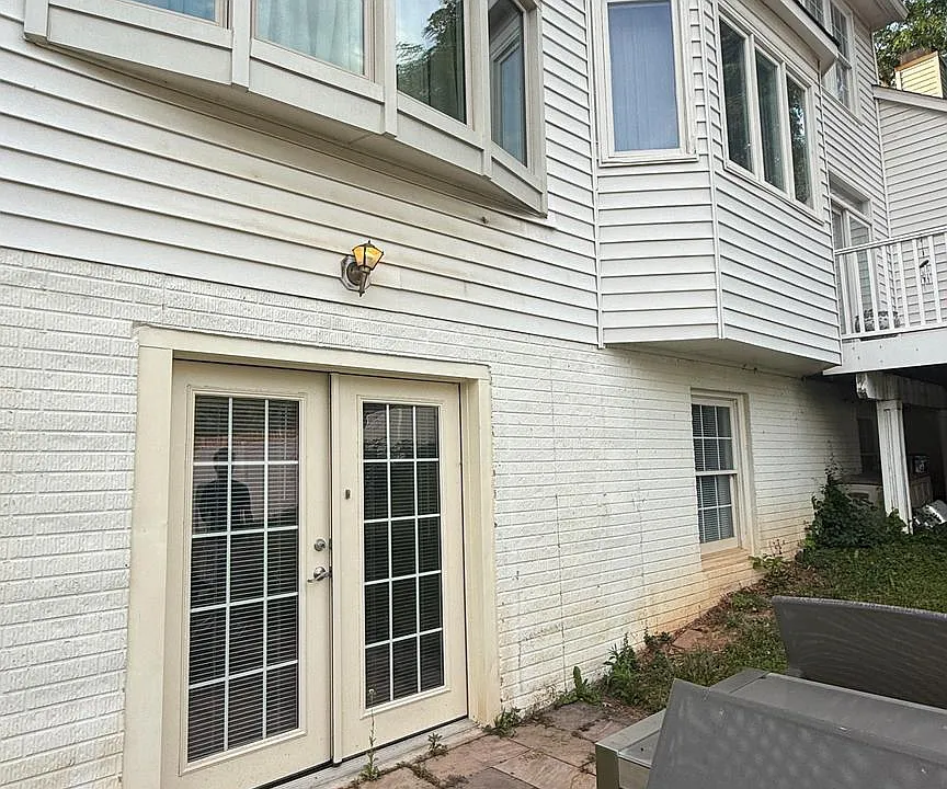 10169 Palmer Dr